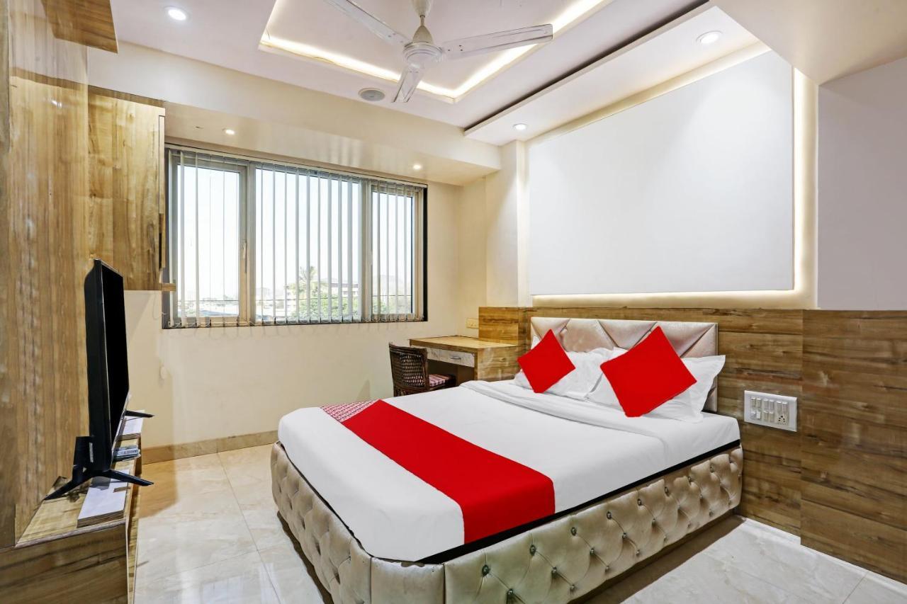Oyo 85290 Milona Service 3* Mumbai