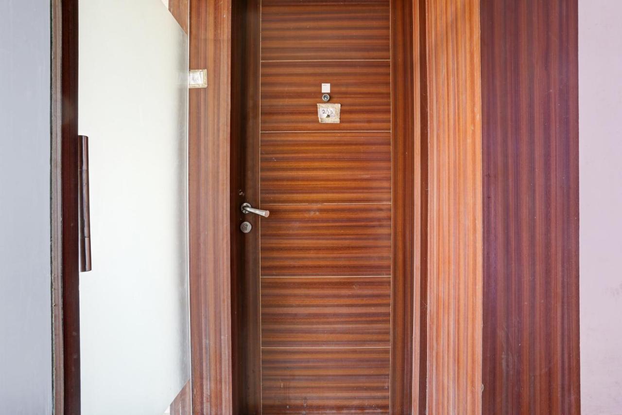 Hotel Oyo 85290 Milona Service
